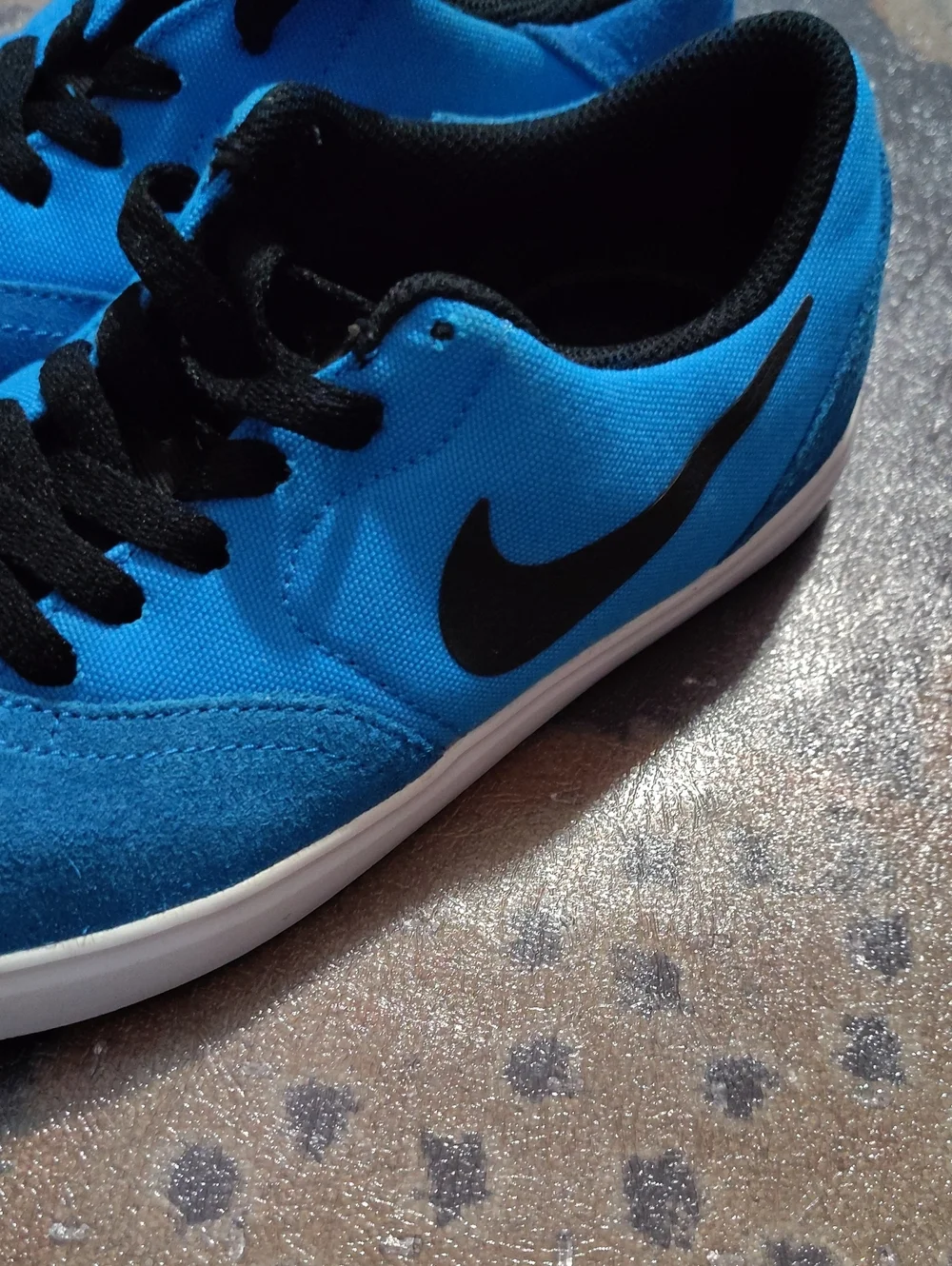 Nike Sb  Bright Blue Low-Top Sneakers with Black Swoosh4.5 $60